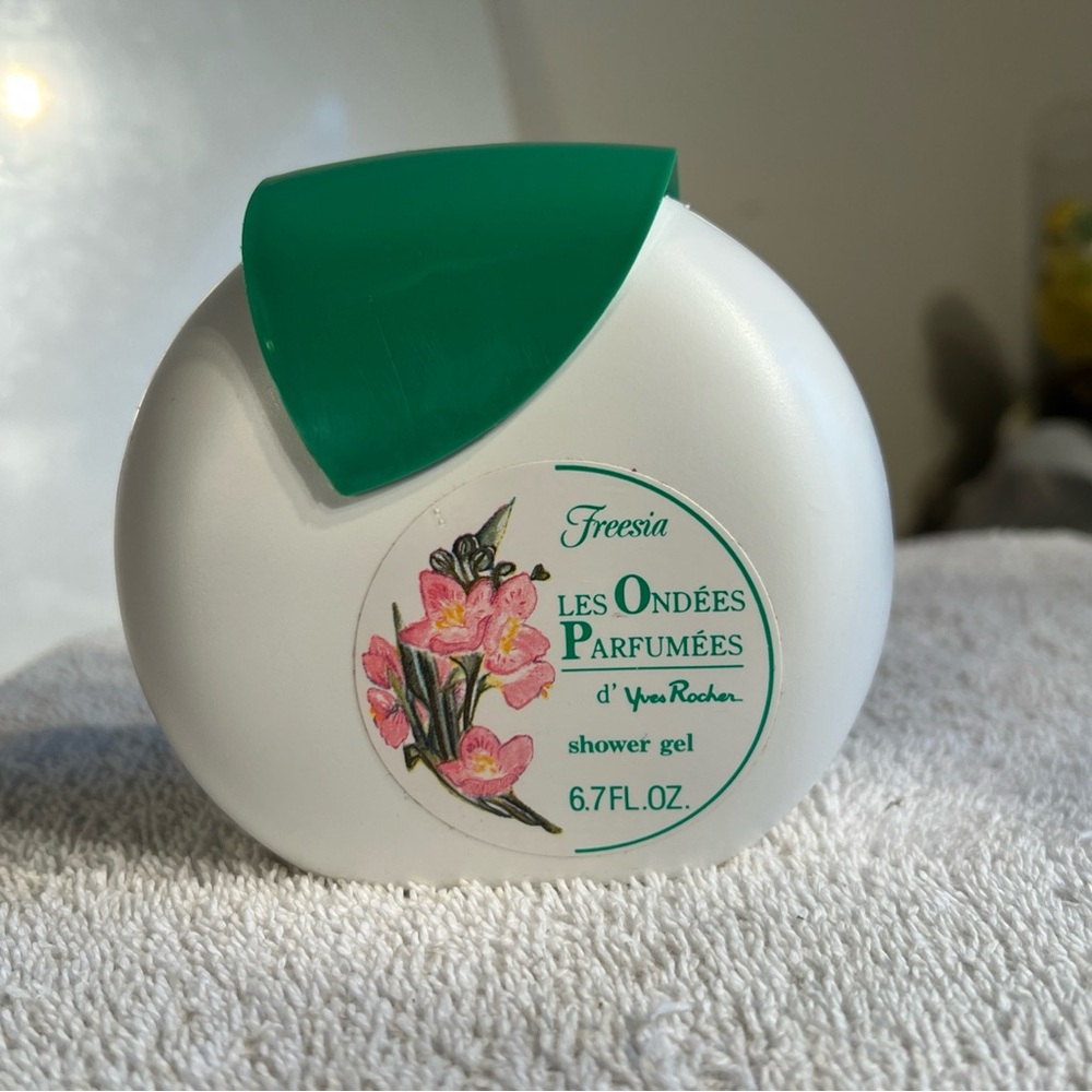 Yves Rocher Freesia Les Ondées Parfumées Shower Gel Discontinued 6.7 Fl Oz NOS